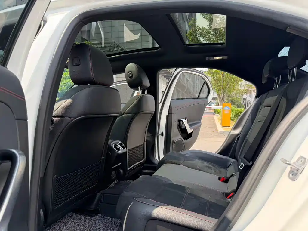 Mercedes-Benz A-Class — миниатюра 8