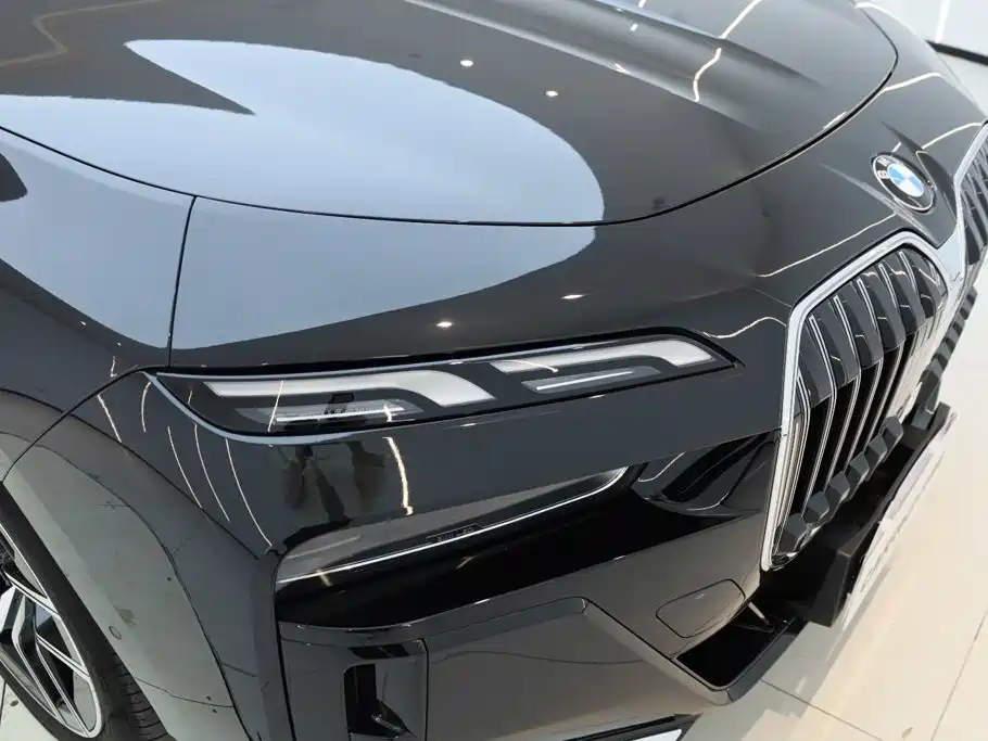 BMW 7 Series — миниатюра 12