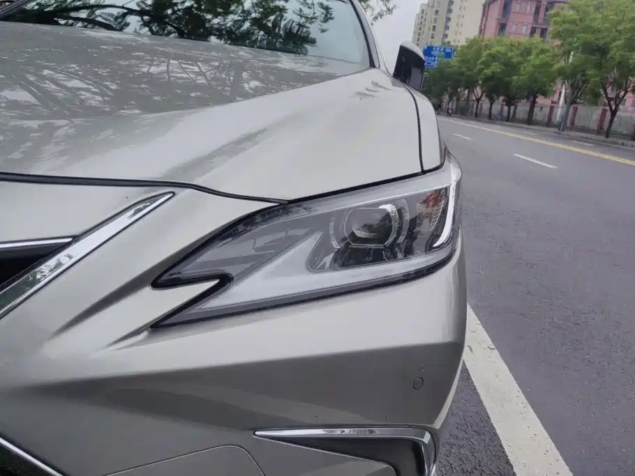 Lexus ES — миниатюра 5