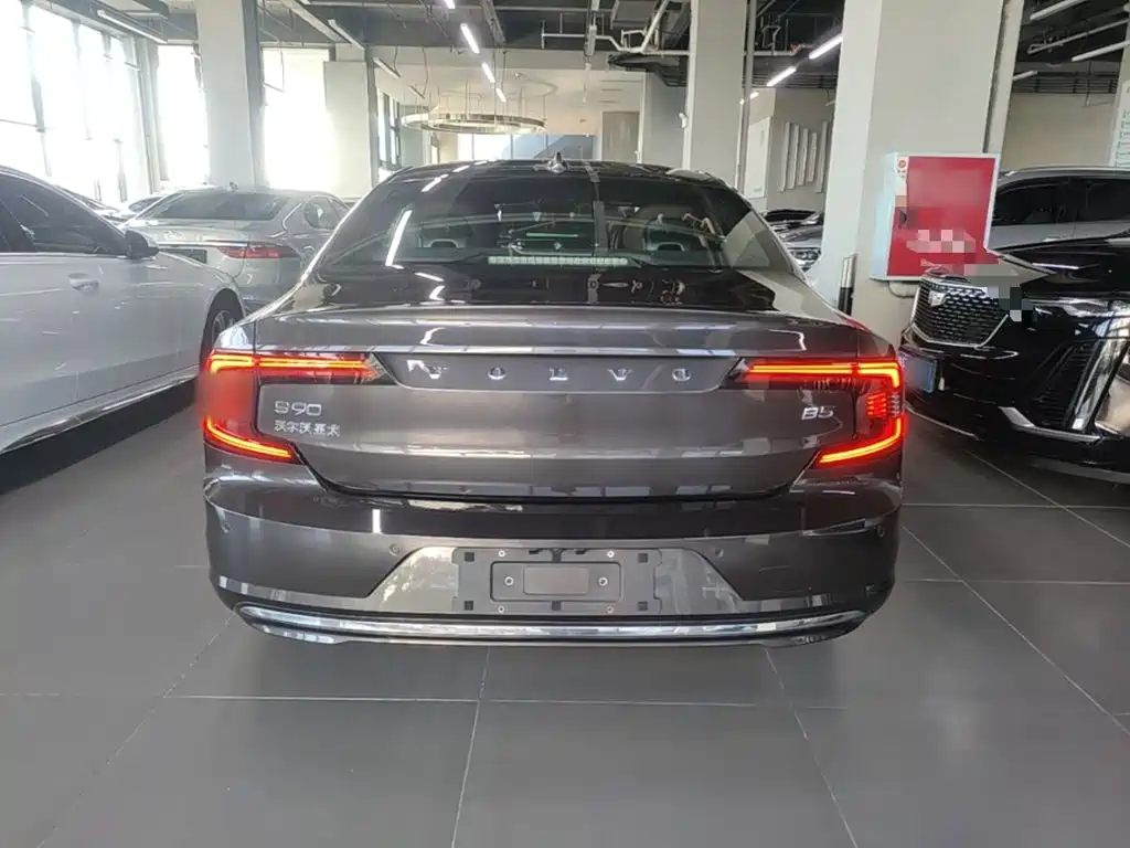 Volvo S90 — миниатюра 6