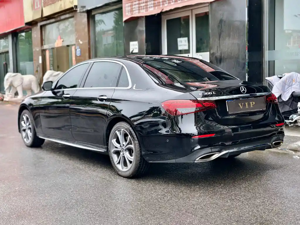Mercedes-Benz E-Class — миниатюра 3