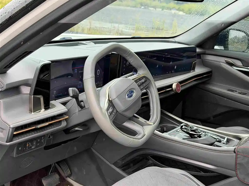 Ford Edge — миниатюра 12