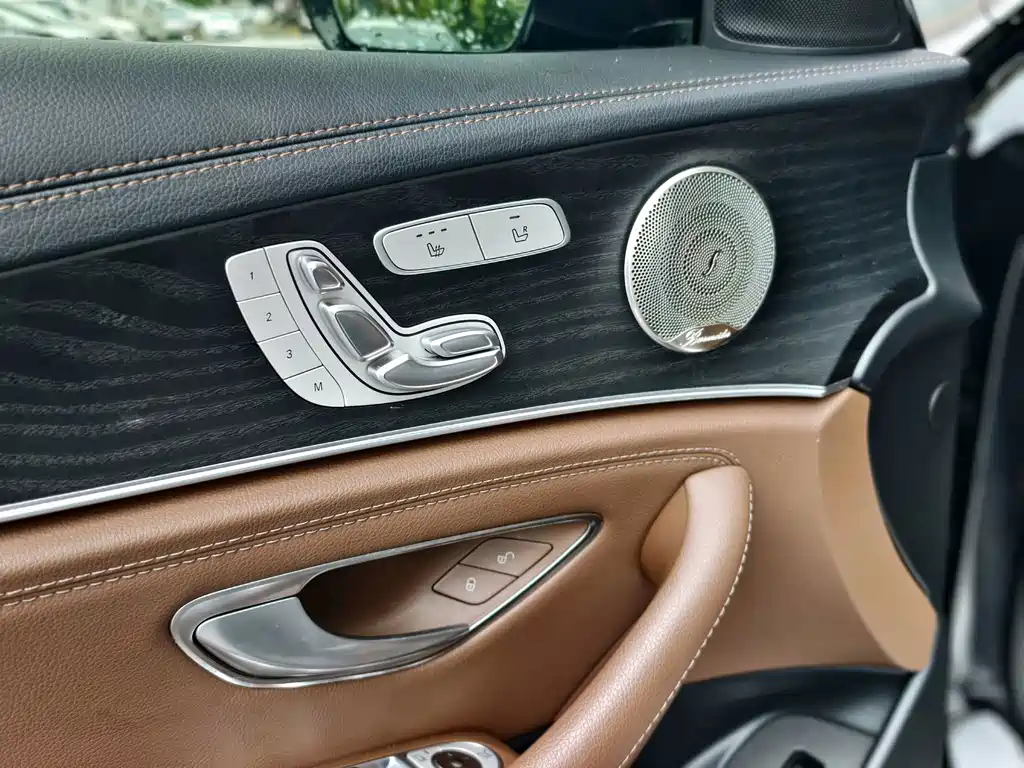 Mercedes-Benz E-Class — миниатюра 20