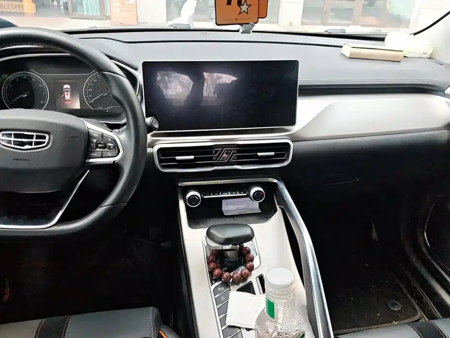 Geely Binyue — миниатюра 13