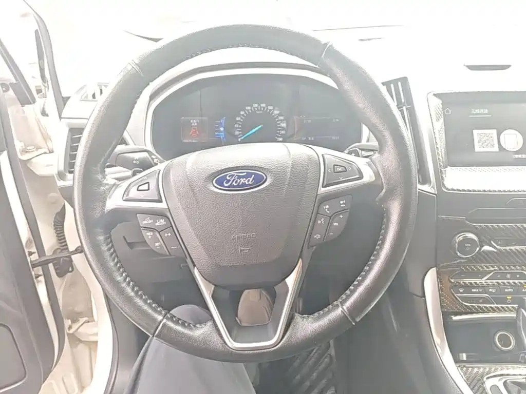 Ford Edge — миниатюра 11