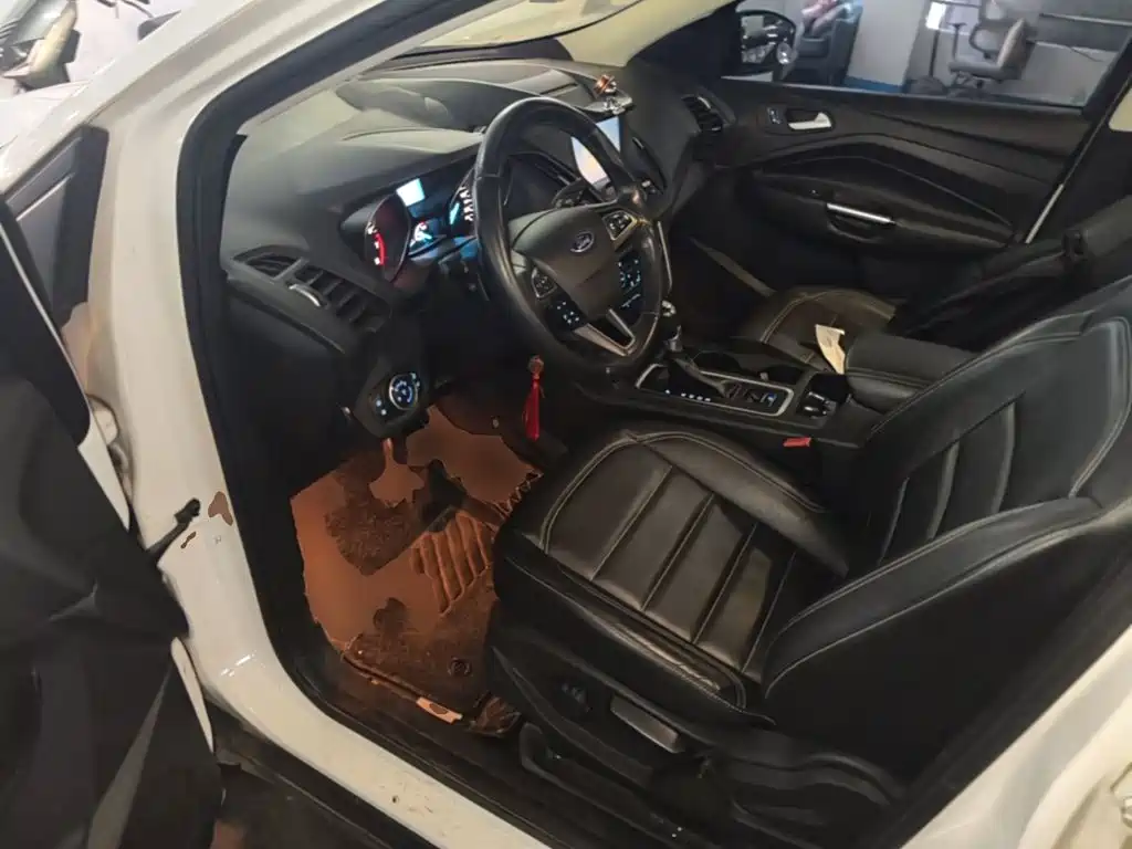 Ford Kuga — миниатюра 16