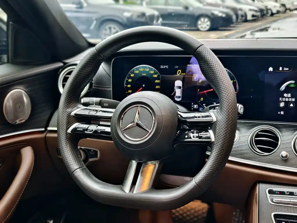 Mercedes-Benz E-Class — миниатюра 15