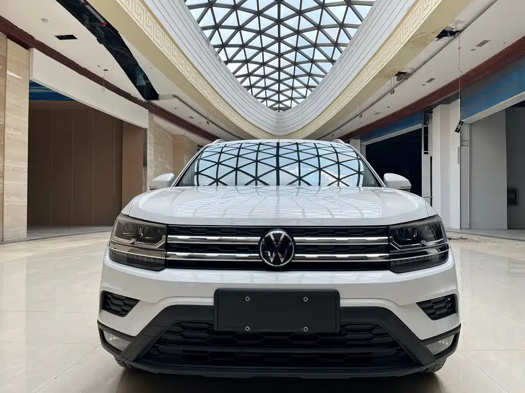 Volkswagen Tharu — миниатюра 2