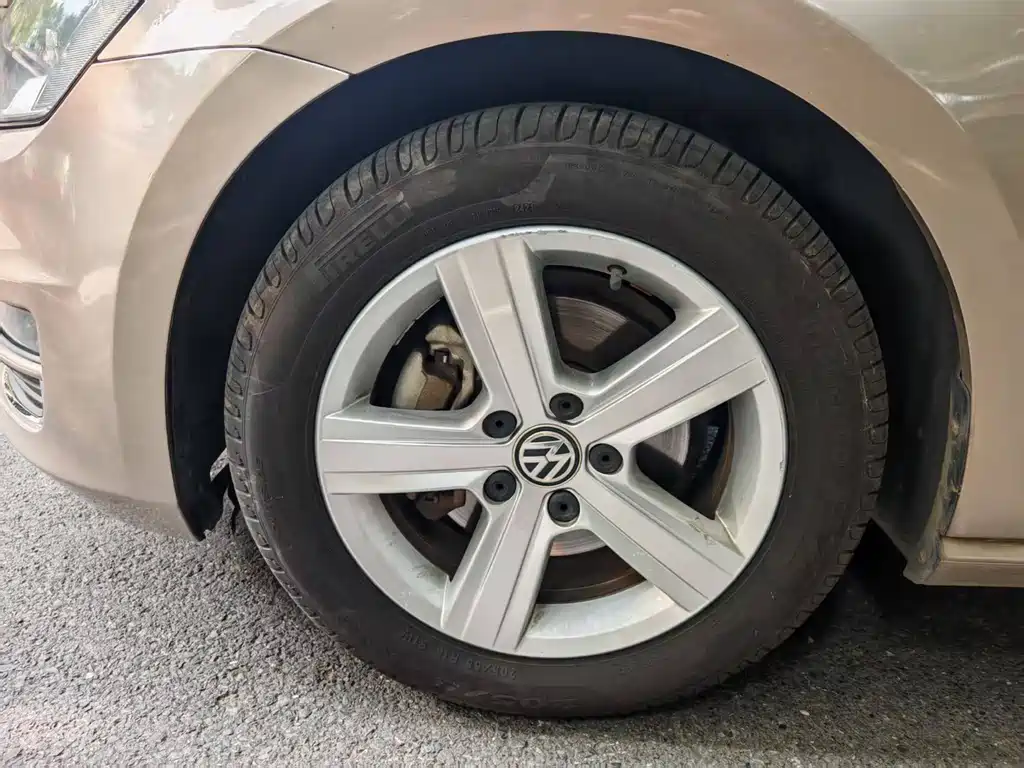 Volkswagen Golf — миниатюра 13
