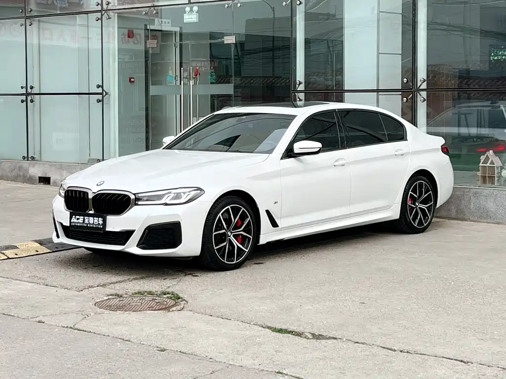 BMW 5 Series 2022 525Li M Sport Package