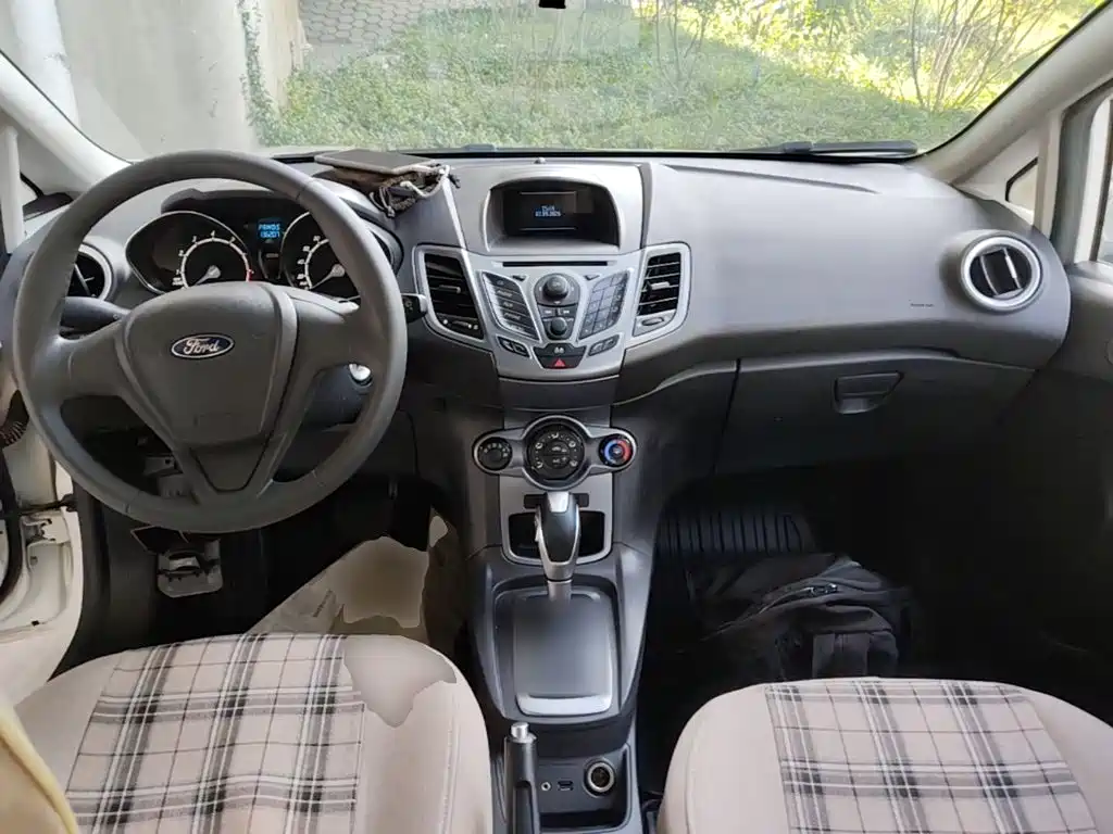 Ford Fiesta — миниатюра 10