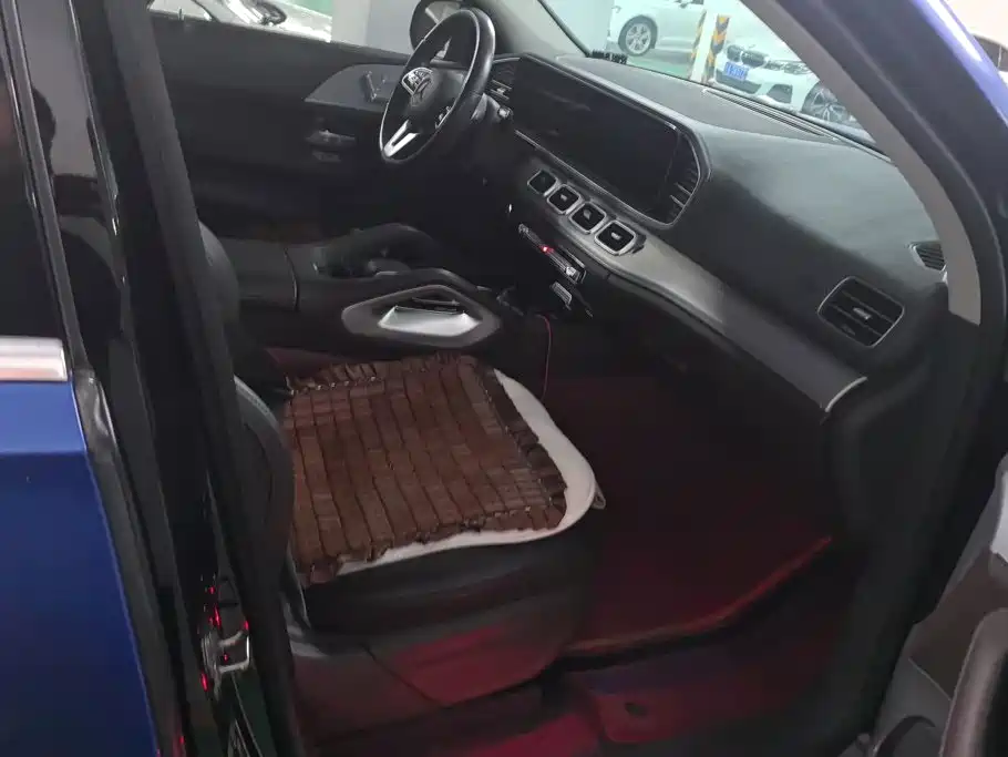 Mercedes-Benz GLE (Import) — миниатюра 8