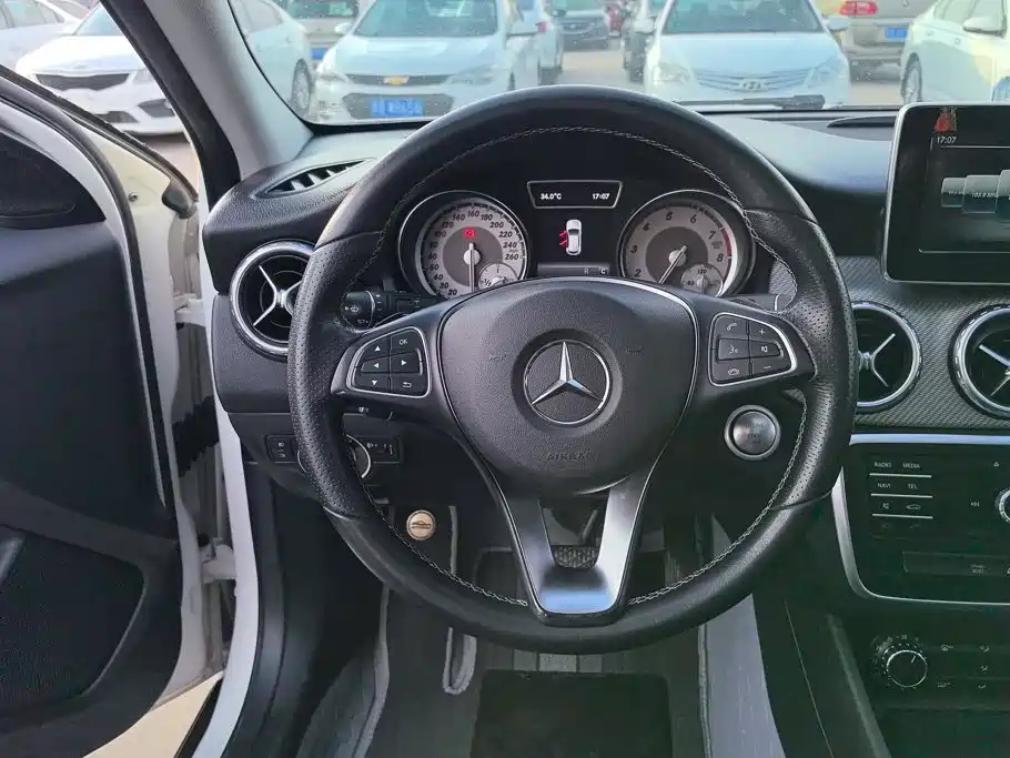 Mercedes-Benz GLA — миниатюра 15