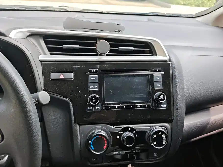 Honda Fit — миниатюра 13