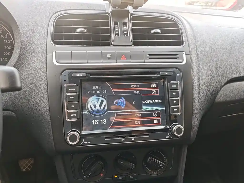 Volkswagen Polo — миниатюра 13