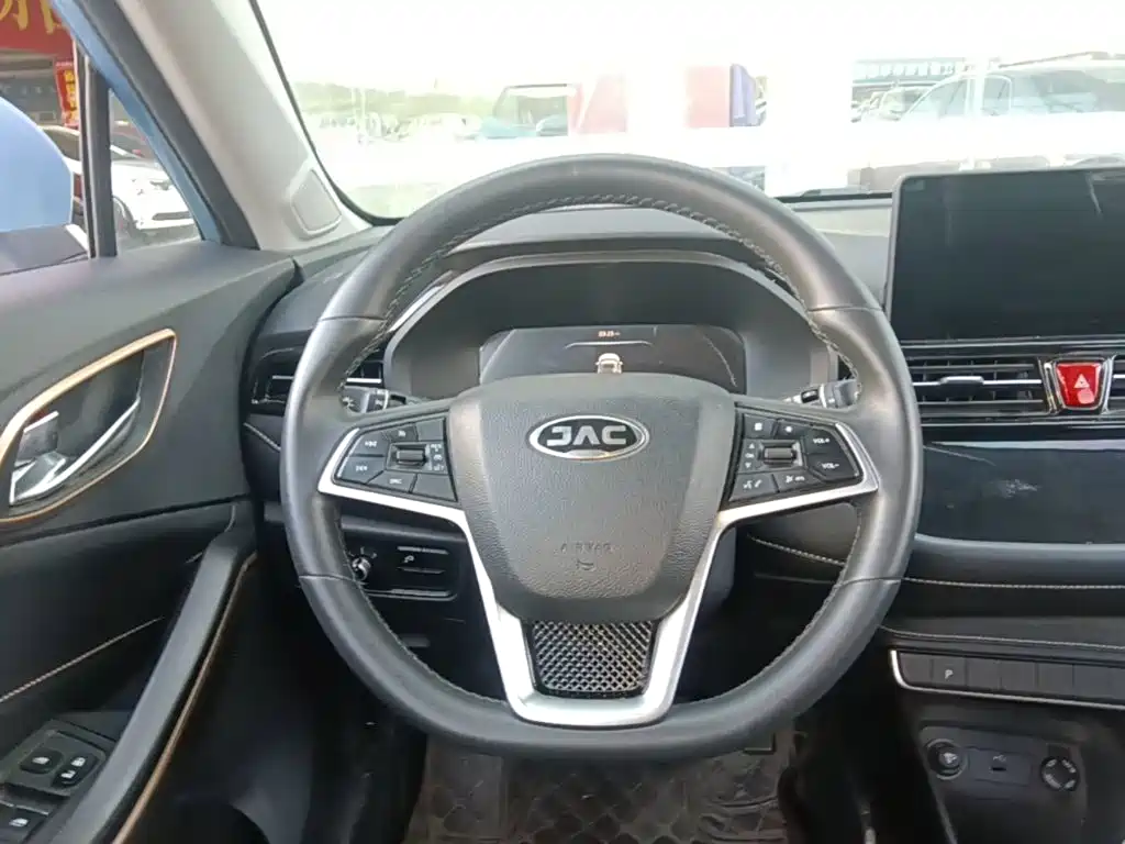 JAC JAC iEVS4 — миниатюра 11
