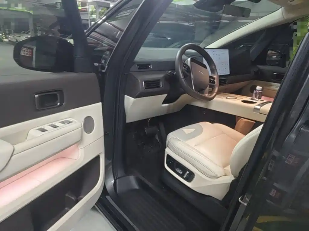 Li Auto Li MEGA — миниатюра 16