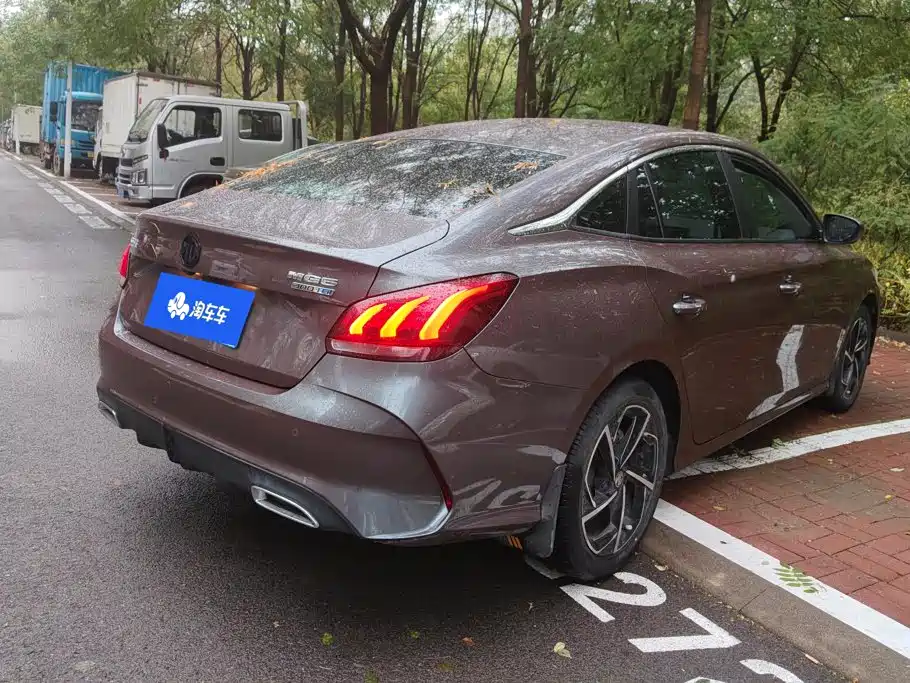 MG MG5 — миниатюра 3