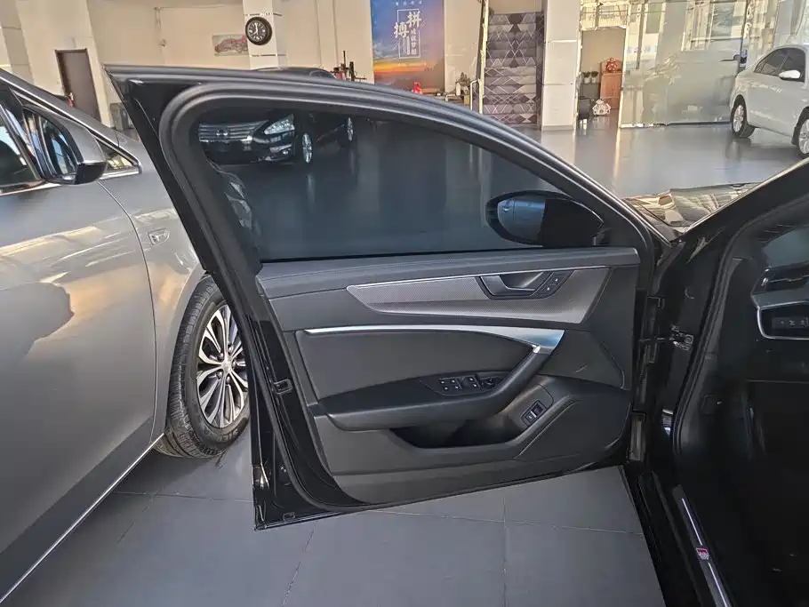 Audi A6L — миниатюра 7
