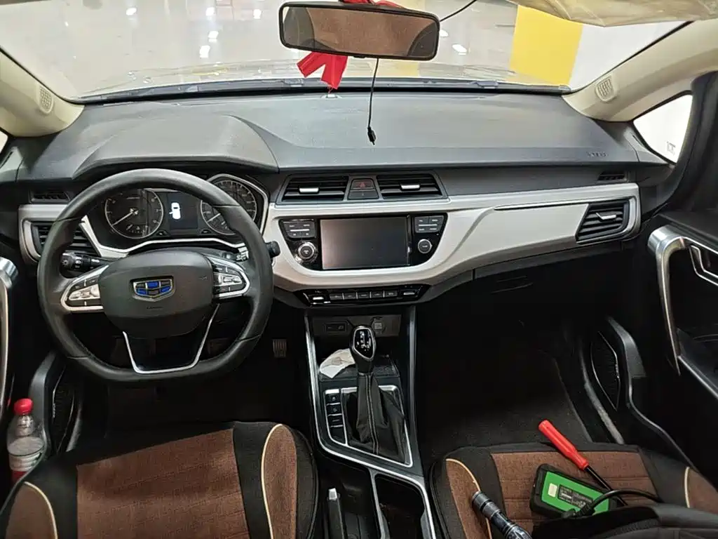 Geely Vision X3 — миниатюра 10