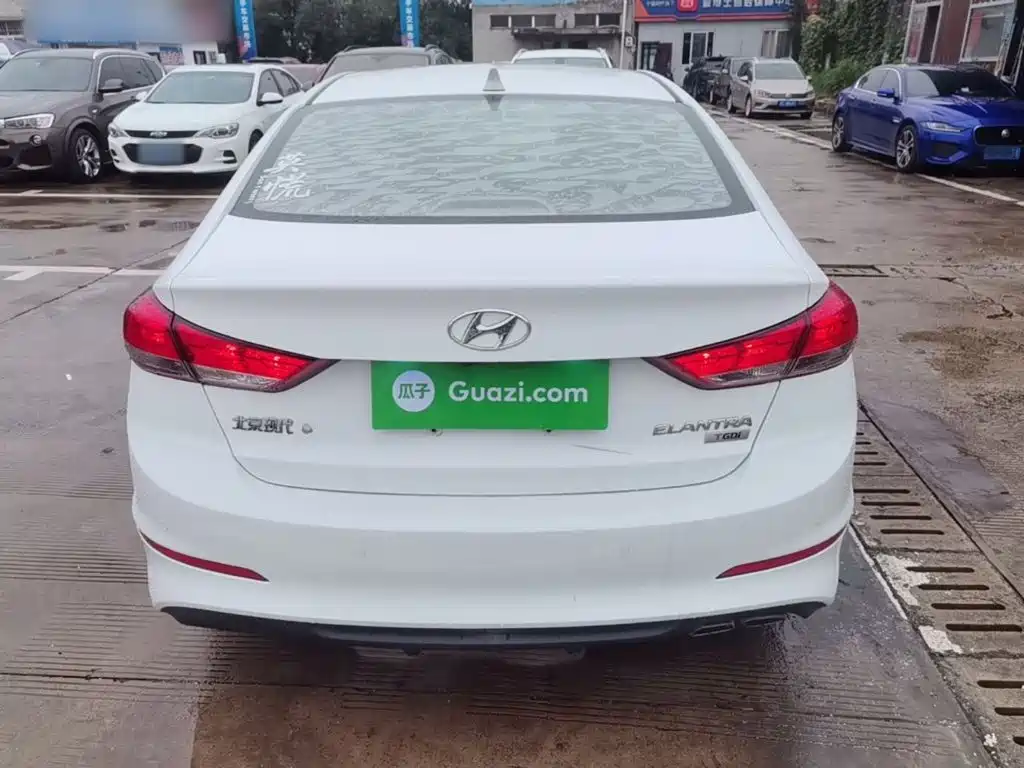 Hyundai Elantra — миниатюра 6