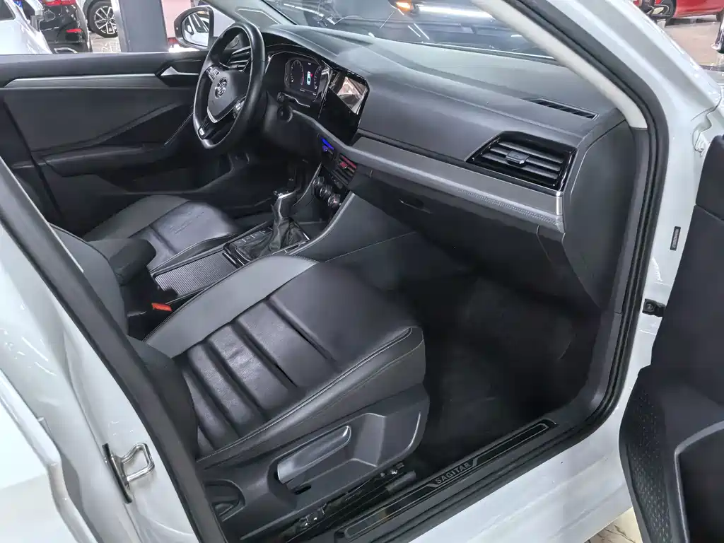 Volkswagen Sagitar — миниатюра 12