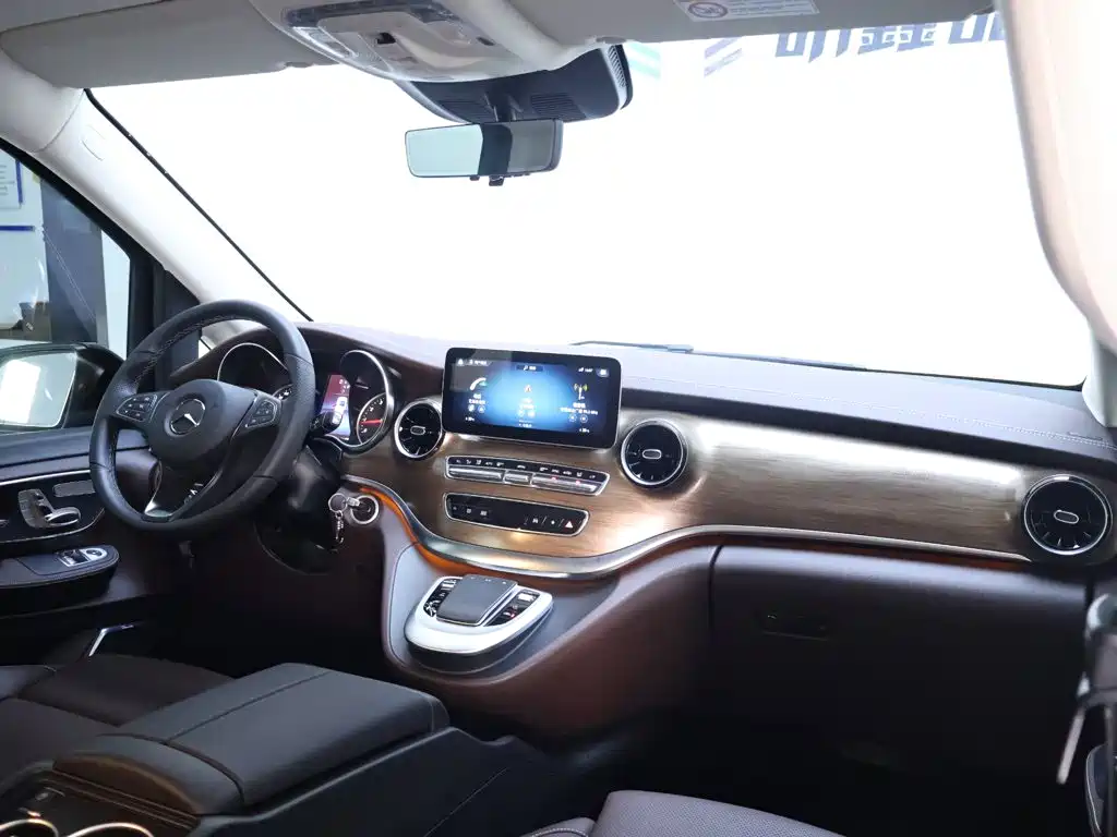 Mercedes-Benz V-Class — миниатюра 20