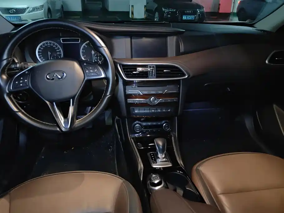 Infiniti QX30 — миниатюра 12