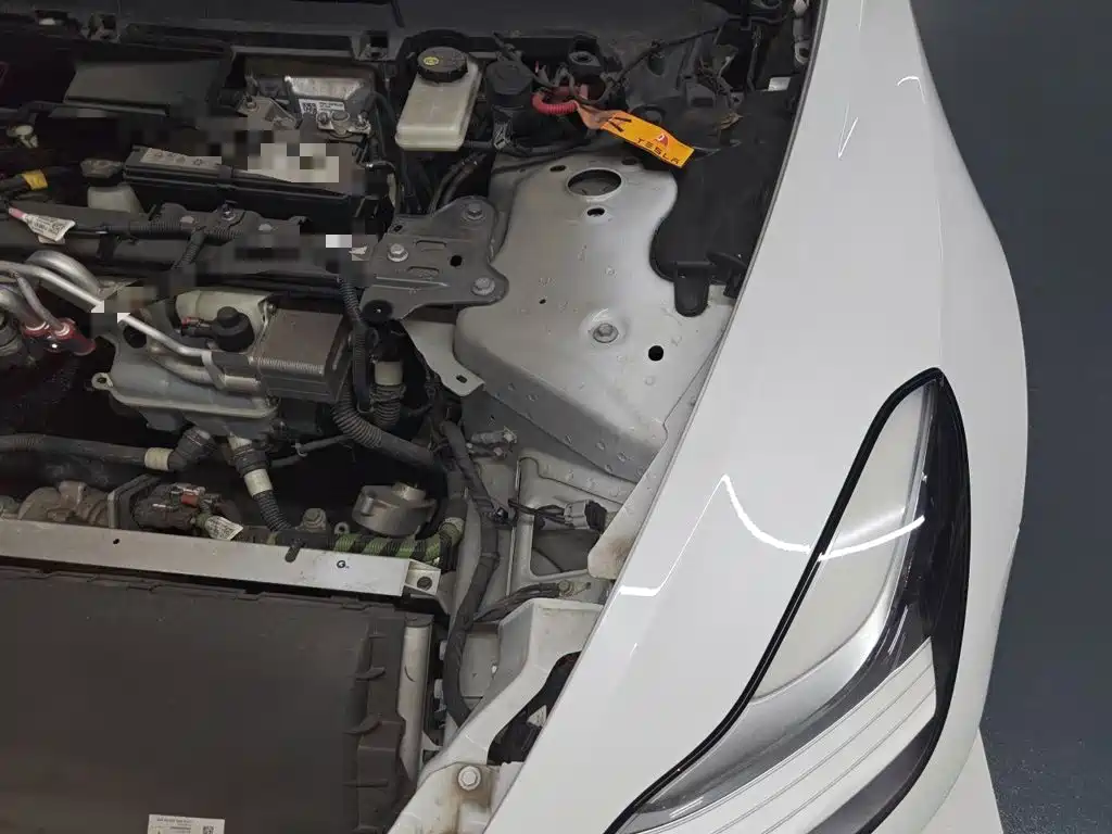 Tesla Model 3 — миниатюра 21