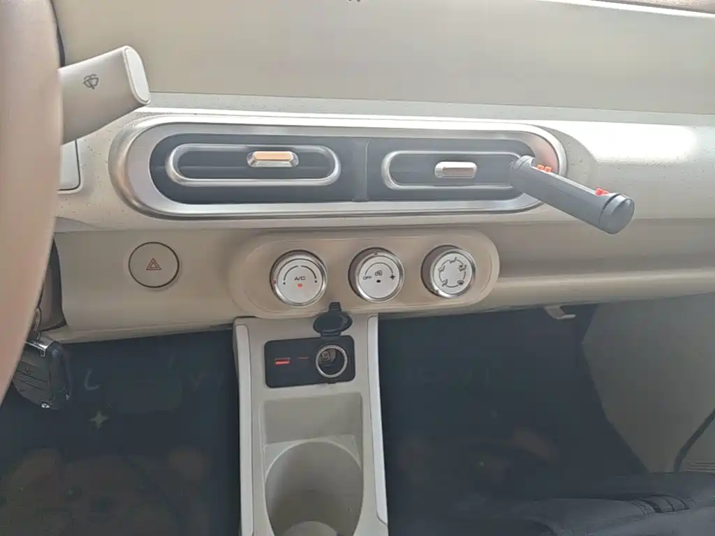 Wuling MINIEV — миниатюра 13