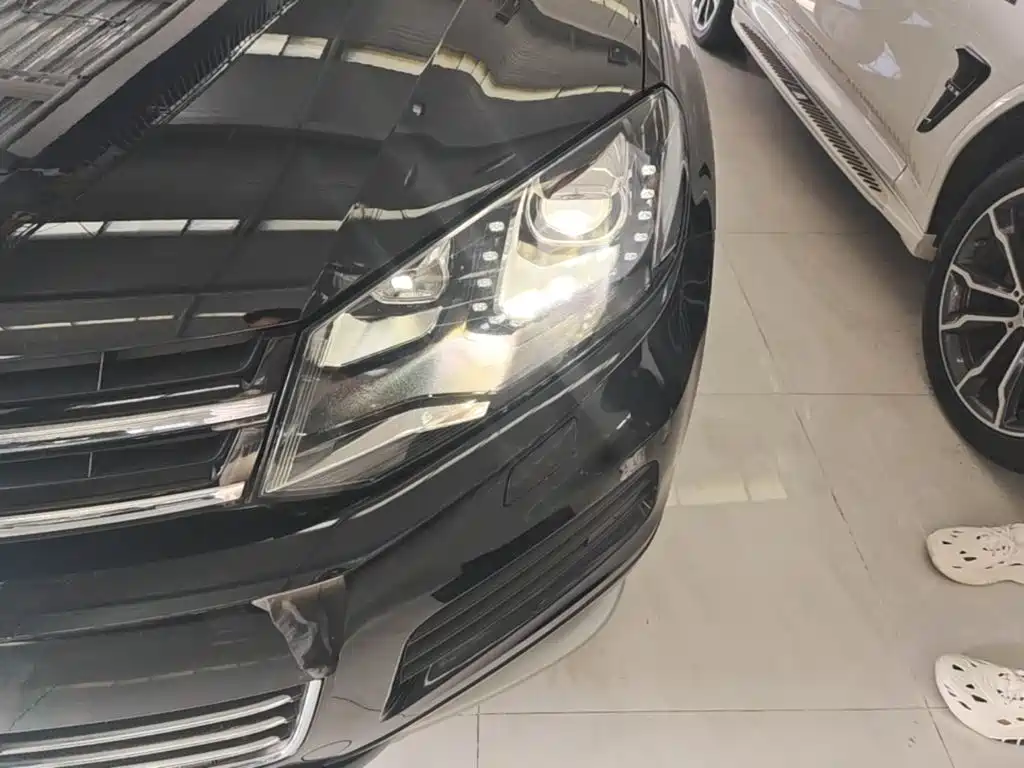 Volkswagen Touareg — миниатюра 24