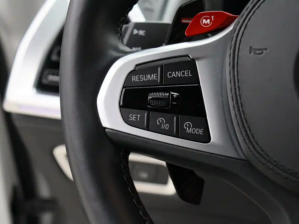 BMW XM — миниатюра 16