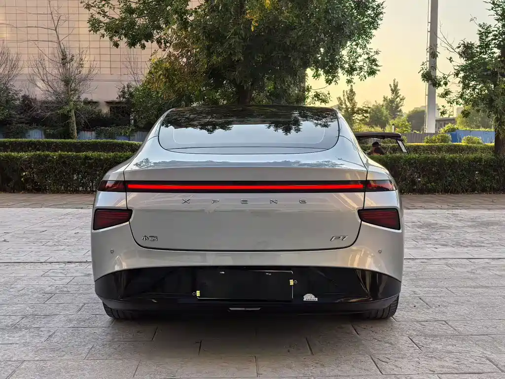XPeng P7 — миниатюра 8