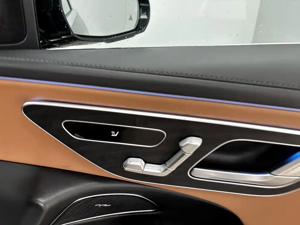 Mercedes-Benz E-Class — миниатюра 24