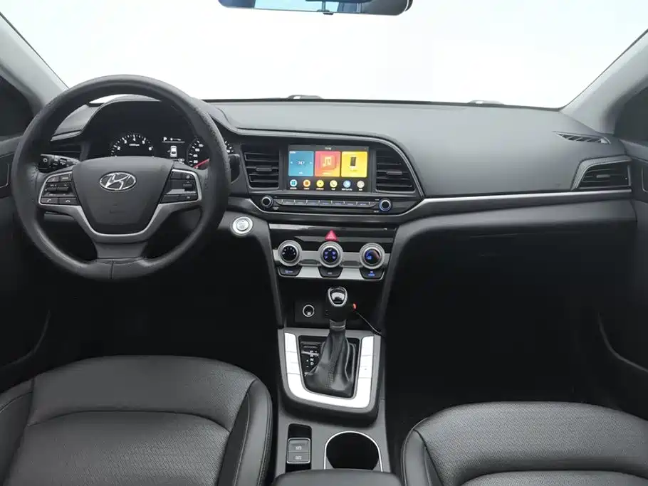 Hyundai Elantra — миниатюра 12