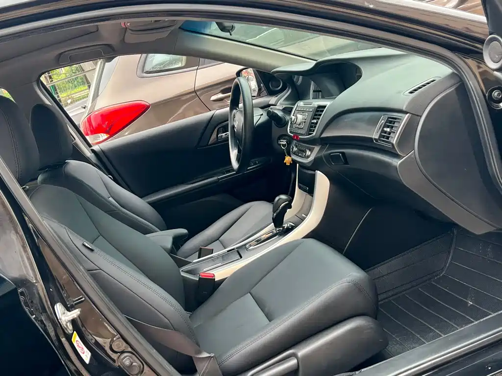 Honda Accord — миниатюра 8