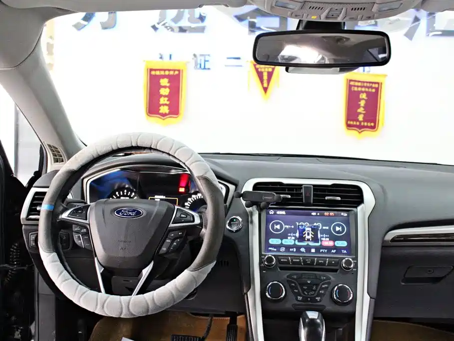 Ford Mondeo 2013 2.0L GTDi200 Fashion