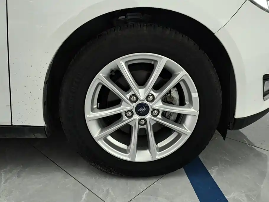 Ford Focus — миниатюра 6