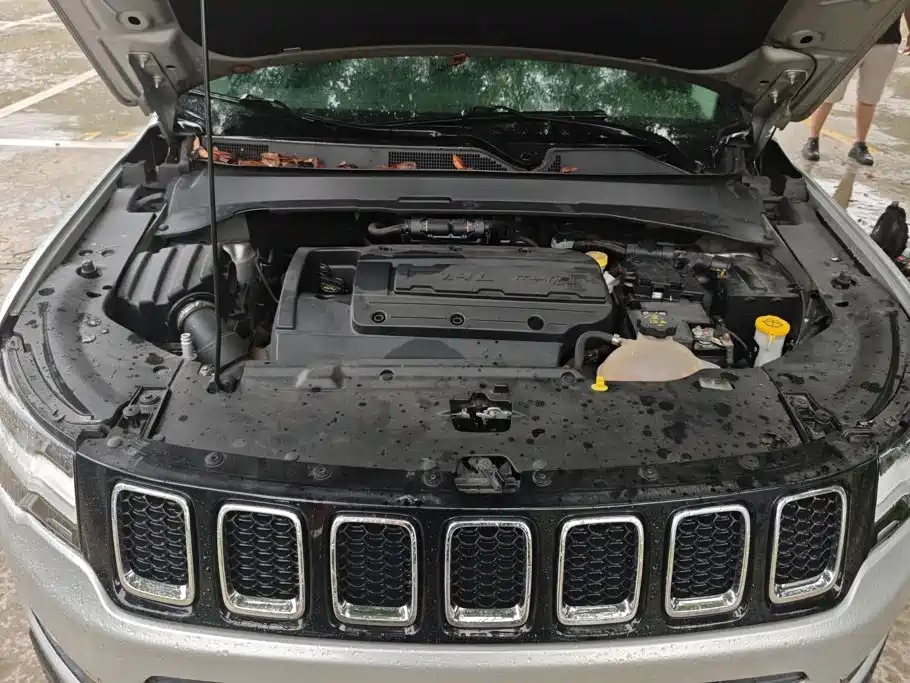 Jeep Compass — миниатюра 10