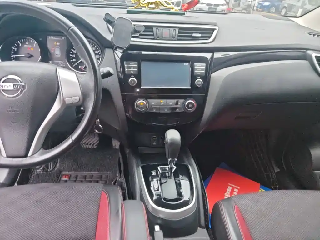 Nissan Qashqai — миниатюра 13