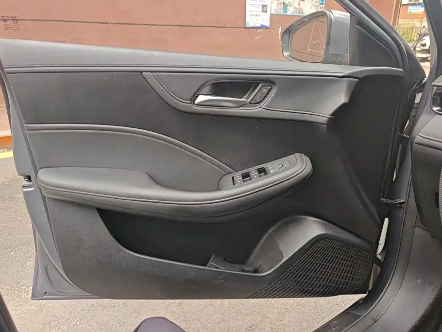 Roewe i5 — миниатюра 7
