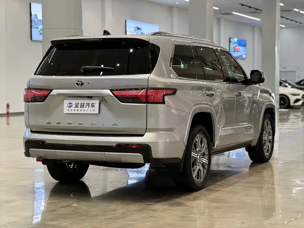 Toyota Sequoia — миниатюра 4