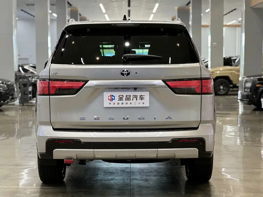 Toyota Sequoia — миниатюра 5