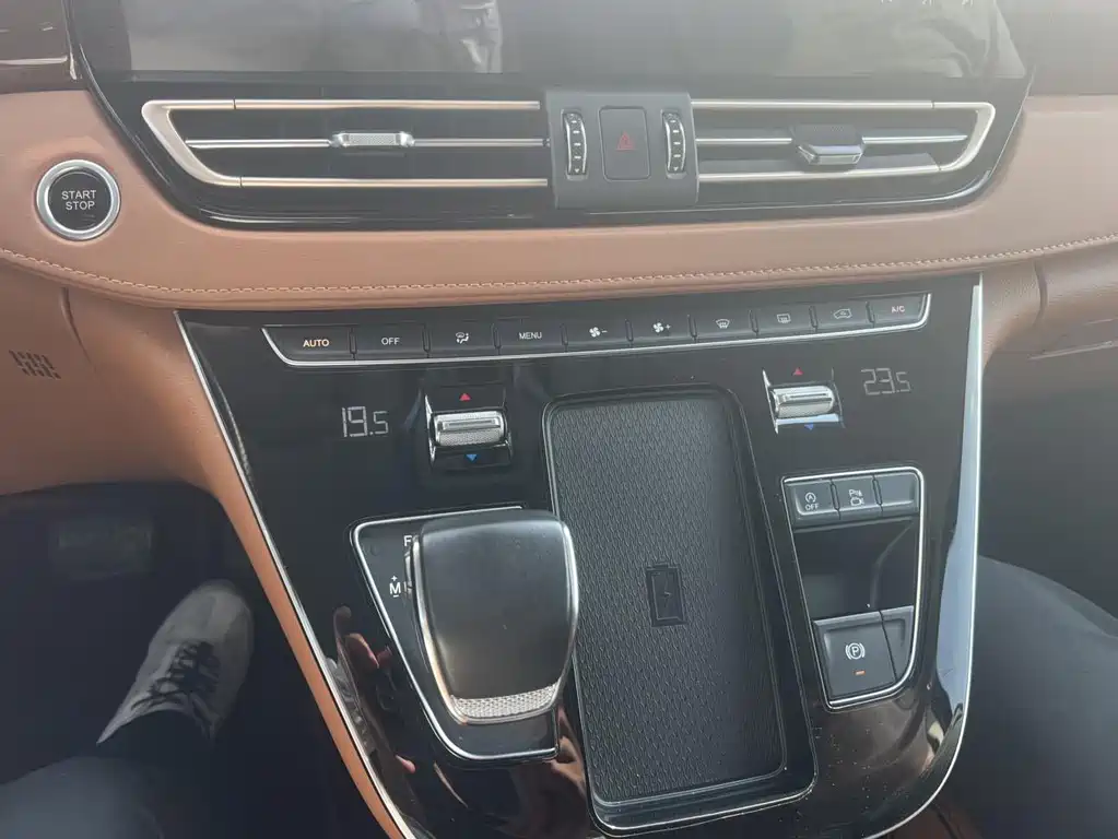 Hongqi Hongqi HQ9 — миниатюра 9
