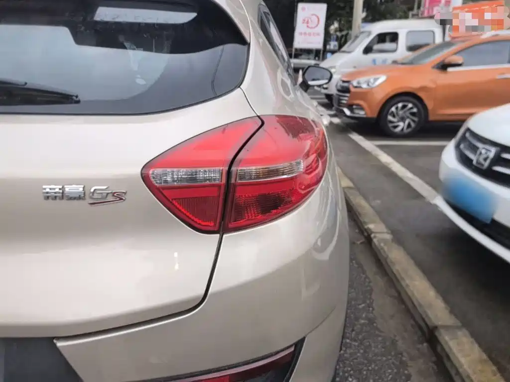 Geely Emgrand GS — миниатюра 8