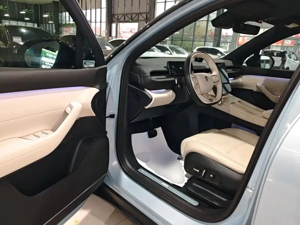 NIO ES6 — миниатюра 16