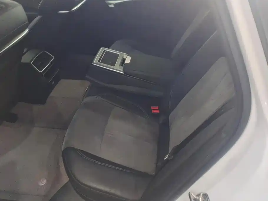 Audi A6L — миниатюра 11