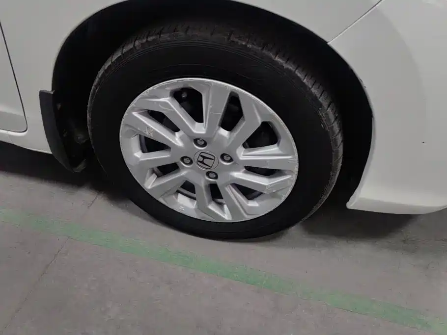 Honda Fit — миниатюра 6