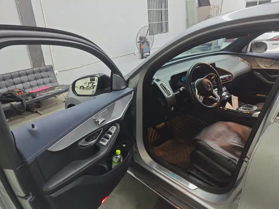 Mercedes-Benz EQC — миниатюра 5