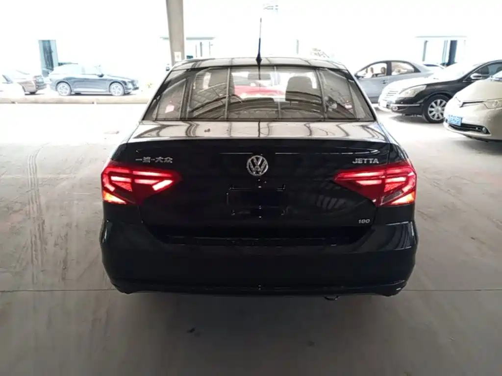 Volkswagen Jetta — миниатюра 6